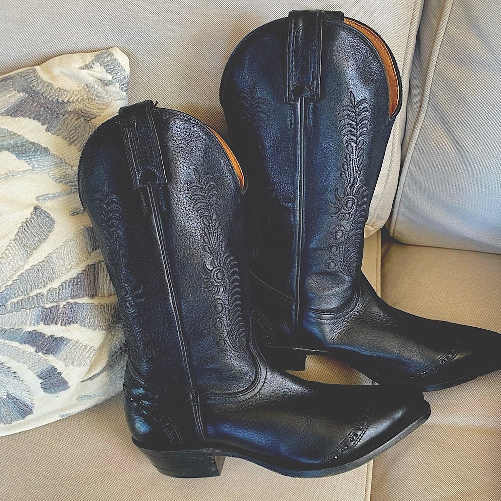Women’s black Boulet cowboy boots size 8